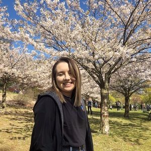 Meet your Posher, Connie